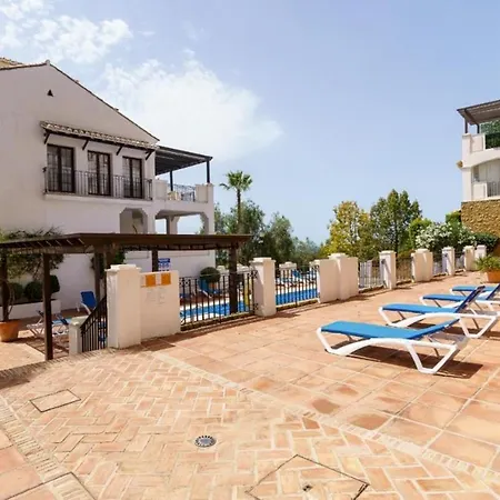 Beautiful Penthouse With Seaview In Pueblo Monteros *