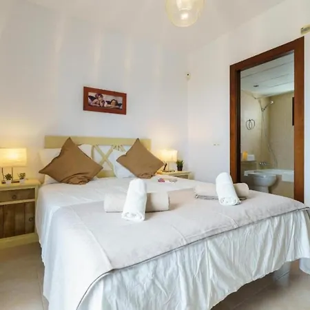 Beautiful Penthouse With Seaview In Pueblo Monteros 马尔韦利亚