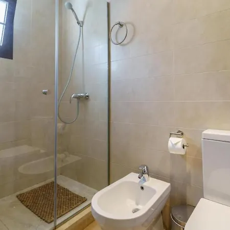 Beautiful Penthouse With Seaview In Pueblo Monteros 公寓