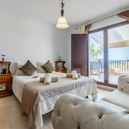 Beautiful Penthouse With Seaview In Pueblo Monteros * 马尔韦利亚