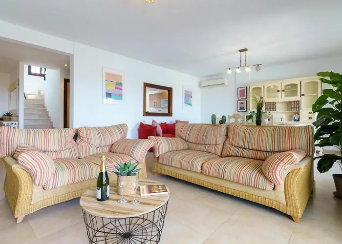 Beautiful Penthouse With Seaview In Pueblo Monteros *
