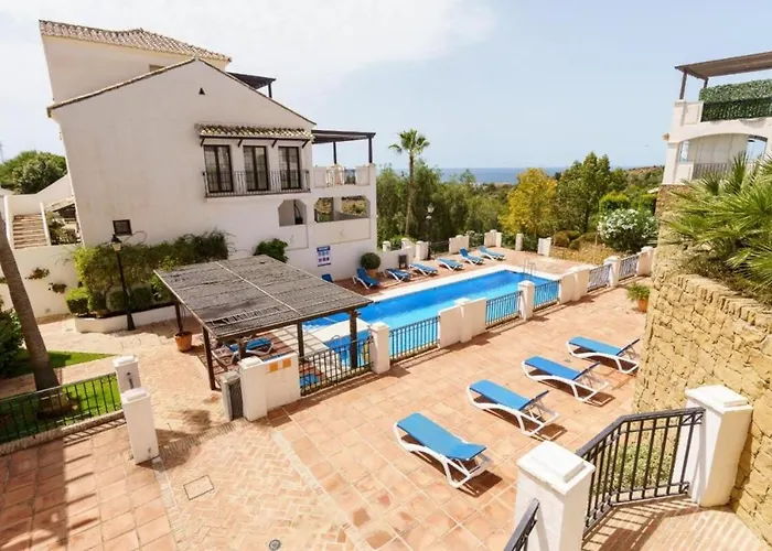 Beautiful Penthouse With Seaview In Pueblo Monteros *