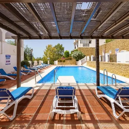 Beautiful Penthouse With Seaview In Pueblo Monteros Апартаменты