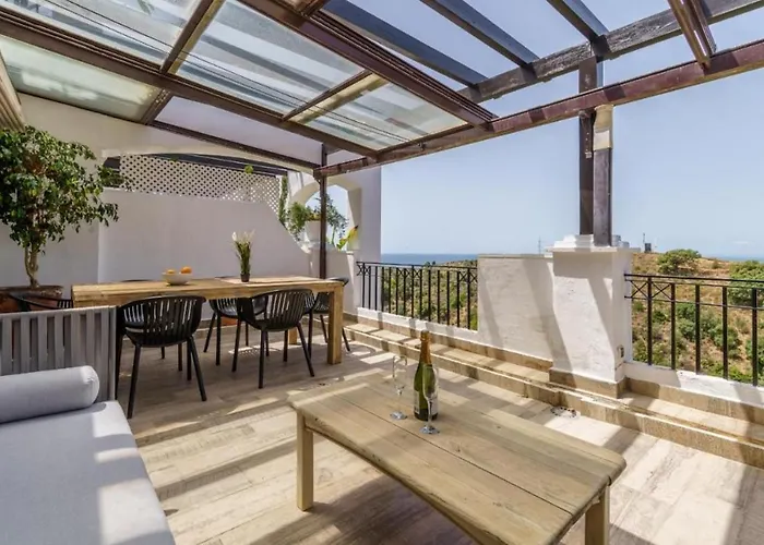 Beautiful Penthouse With Seaview In Pueblo Monteros