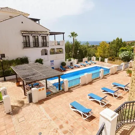 Beautiful Penthouse With Seaview In Pueblo Monteros *