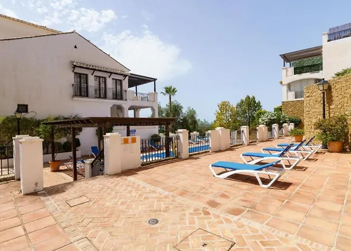 Beautiful Penthouse With Seaview In Pueblo Monteros *